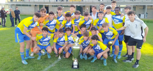 La Juventus con il presidente del Lascaris Vincenzo Gaeta