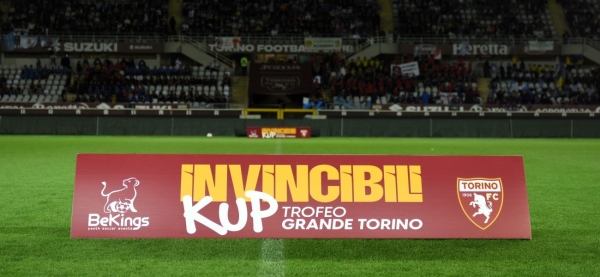 BeKings / Invincibili Kup - Festa e commozione alla sfilata delle squadre allo Olimpico Stadio Grande Torino: le immagini