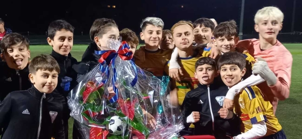 Gassino / Memorial Andrea Vincenzi - Il Chisola alza la coppa al termine di una giornata di sport nel ricordo di &quot;Vince&quot;