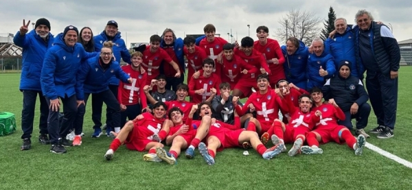 La squadra dopo la vittoria nello spareggio della UEFA Regions' Cup