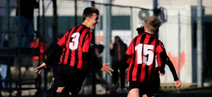 L&#039;esultanza della Cbs (foto Antonio Cunazza, Cbs Scuola calcio)