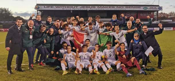 Italia Under 17 - Qualificazioni europee. Terza vittoria per gli azzurri: 3-0 alla Scozia e primato in classifica