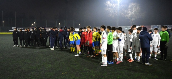 Autovip San Mauro / 1&deg; Memorial Renzo Vargiu - Le immagini delle premiazioni. Lorenzo Lambiase del San Maurizio miglior giocatore