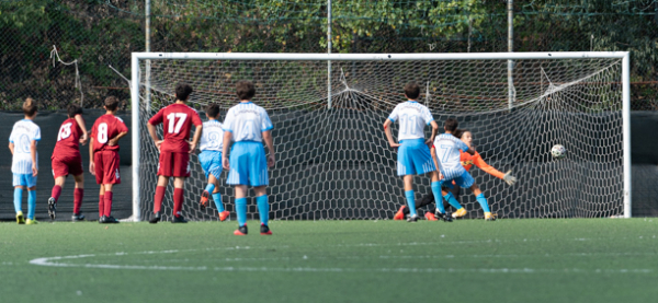 Un gol dell&#039;Alpignano al Vanchiglia (foto Michele Russo)