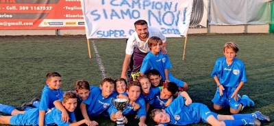 Alpignano 2009 con la Coppa del SuperOscar, 11° Memorial Ferramosca (Foto Facebook Alpignano)